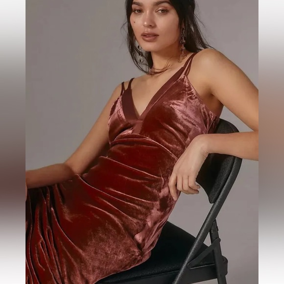 BY ANTHROPOLOGIE V-NECK VELVET DRESS - Picture 2 of 4